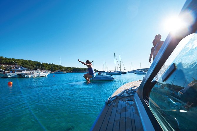 4-Island Split Boat Tour (Brač, Pakleni, Hvar, Šolta) - Stop 4: Šolta in 45 minutes, a slower island pause