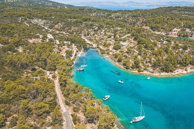 Adriatica Tour ( Blue Lagoon and Solta) from Trogir or Split - Stop 4: Stomorska Bay for lunch timing at traditional restaurants