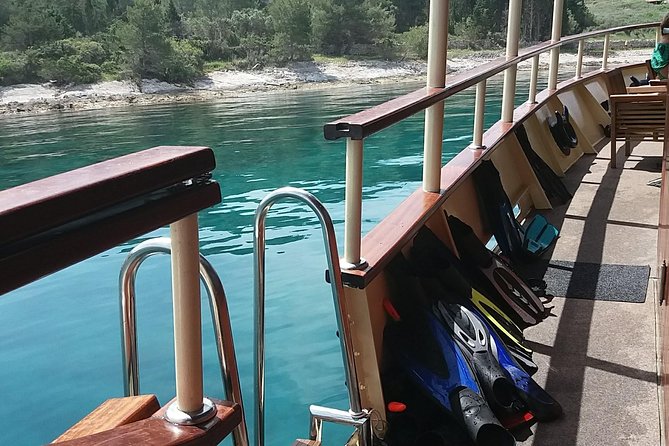 All Inclusive Brac and Solta islands swimming cruise - Split Port at 9:30, and How to Start Smooth