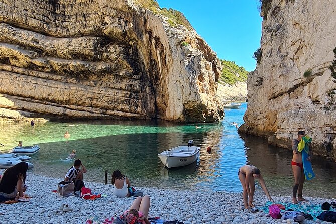 Blue cave and Hvar - 5 Islands speedboat tour from Split - Starting in Split at 7:30 am, and why that matters