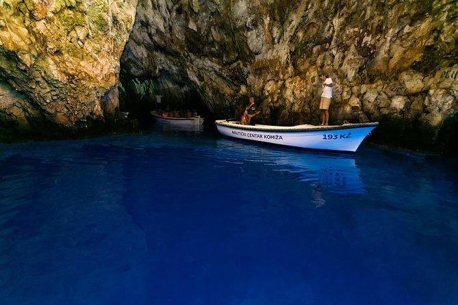 Blue Cave and Pakleni Islands group Tour from Hvar - Where You Meet in Hvar and How to Prepare for a Speedboat Morning