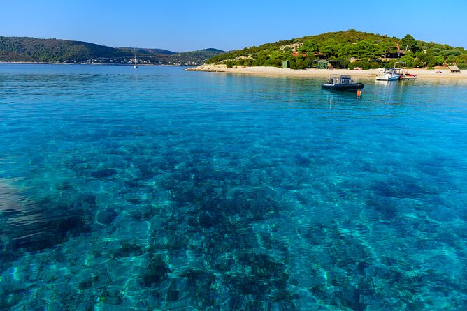 Blue Cave and Town Hvar with 5 Island Boat Tour - Boat, Crew, and Group Size That Makes It Feel Personal