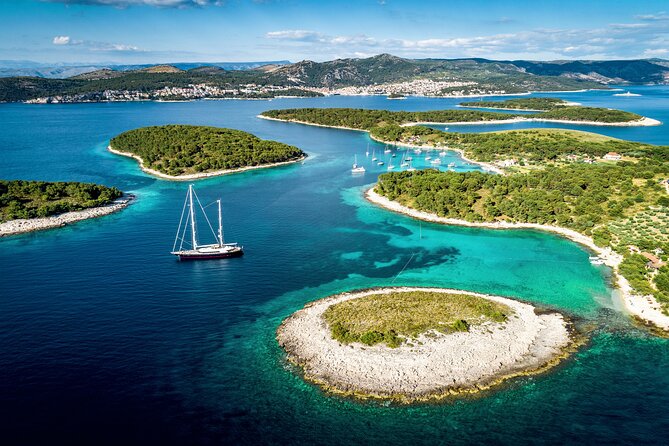 Blue Cave, Hvar, Vis and Pakleni Islands Group Speedboat Tour - Boat Comfort, Crew, and Timing With Carlo and Mario