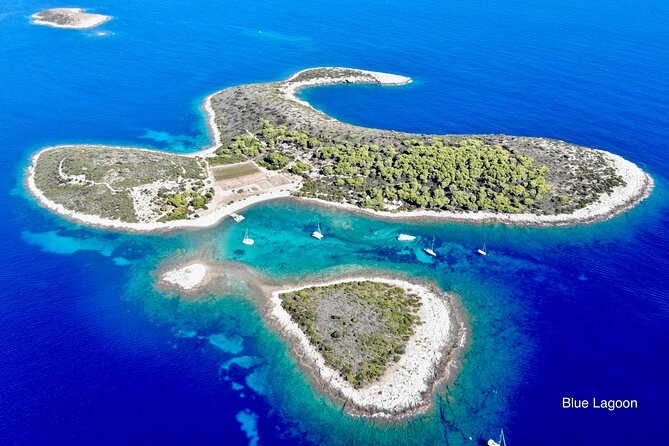 Blue cave, Mamma Mia and Hvar, 5 islands speedboat tour - The Blue Cave, the speed, and the reality of getting wet