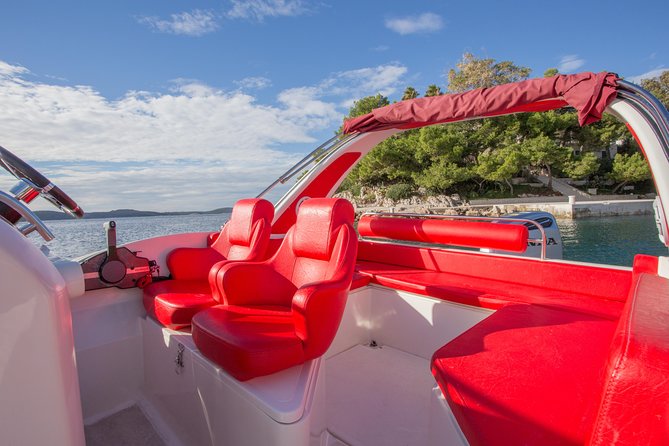 Blue Cave & Pakleni islands Private Tour - Your skipper and what a private driver-guide changes