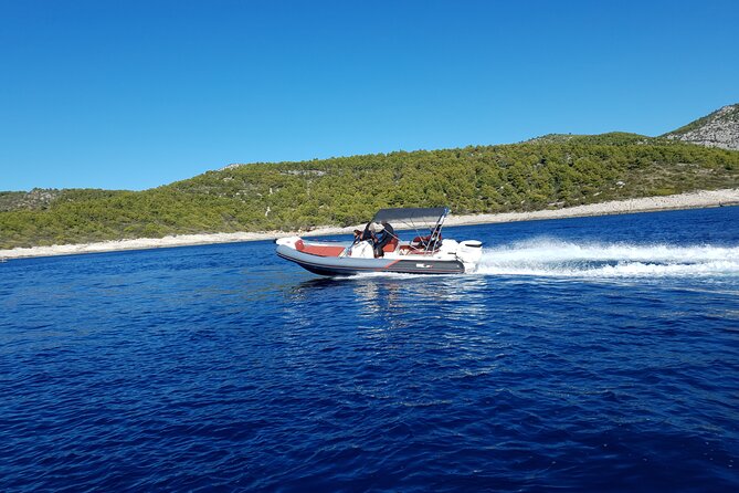 Blue cave private tour from Hvar - Music, Ice Box, and the Little Comforts That Matter