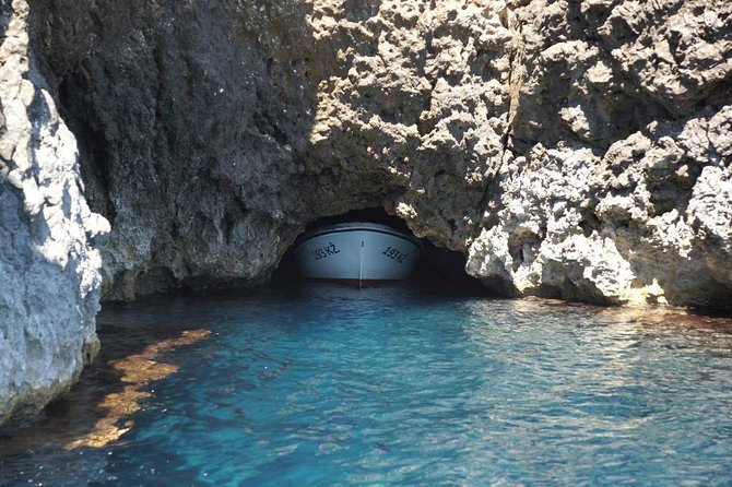 Blue Cave & Vis Island speedboat tour from Hvar - Getting Onboard in Hvar at 10:15, and What the Boat Feels Like