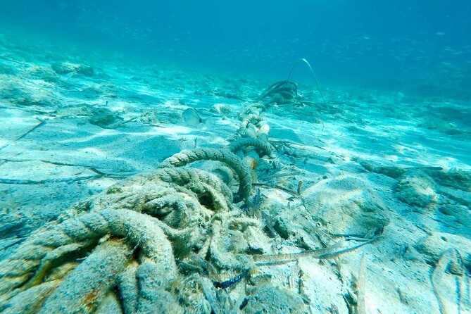 Blue Lagoon & 3 Islands Private Boat Tour - Solta and Necujam Bay: lunch options and a shipwreck add-on