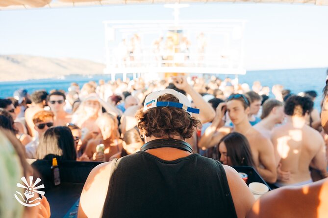 Boat Party Split - Meeting in Bačvice, Then Loading Up for the Split Party Mood