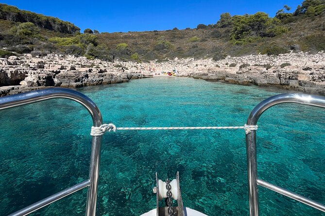 Boat Tour at Delfina Hvar - What it’s like onboard: comfort, WiFi, and a restroom that you’ll actually use