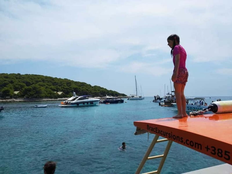 Brač: Blue Cave Island Hopping Luxury Tour - Stiniva Cove: the coast-view stop for people who love scenery