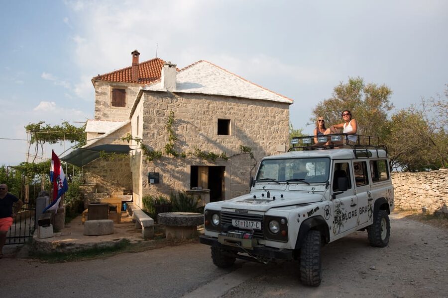 Brač: Island Exploration Tour by Four-Wheel Drive Jeep - Lunch near Milna: a local winery and family farm meal that feels like the point