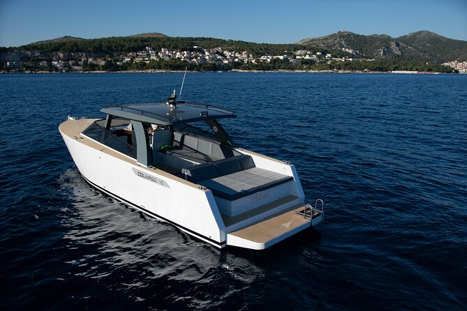 Colnago 45 - Luxury Private Speedboat Tours - Stop 3 Stiniva Cove: A Short Visit That Leaves an Impression