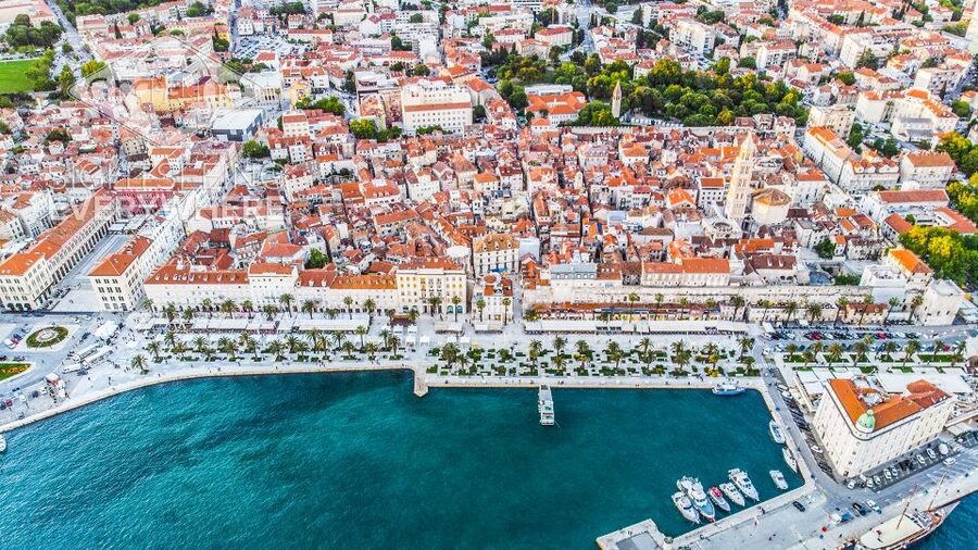 Discover The Old Town Split 1.5h walking Small group tour - Narrow Streets and Squares: Where the Roman Plan Meets Daily Life