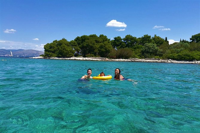 Escape from Split to Blue lagoon - Ivan’s guiding style: friendly, clear, and check-in focused