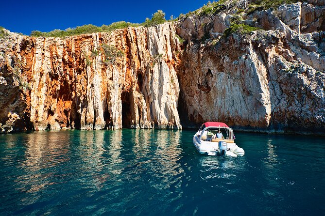 Exclusive Private Tour: Red Rocks & Pakleni Islands - Key things that make this private boat tour special