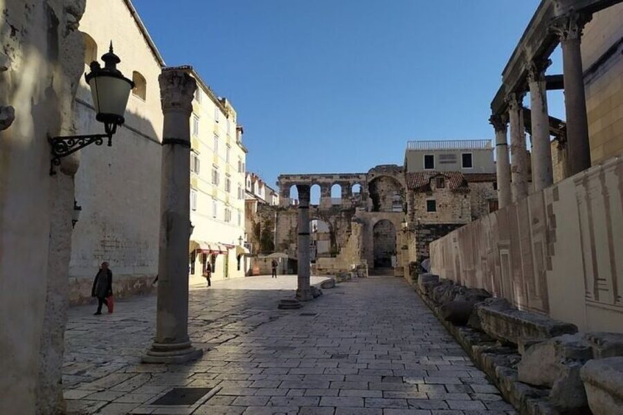 Experience Split History Walking Tour With Local Historian - Fruit Square and People’s Square: medieval street logic, twice