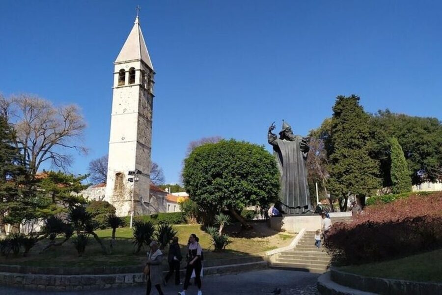 Experience Split History Walking Tour With Local Historian - Entering Diocletian’s Palace: from Roman empire planning to local reuse