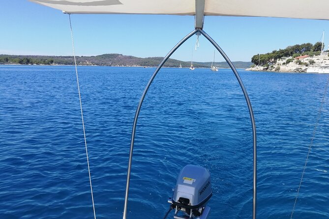 Explore west side of island Brač with Pasara boat - Traditional Dalmatian boat - Ease of Driving: Great for Beginners, But Not for Vibes-Only