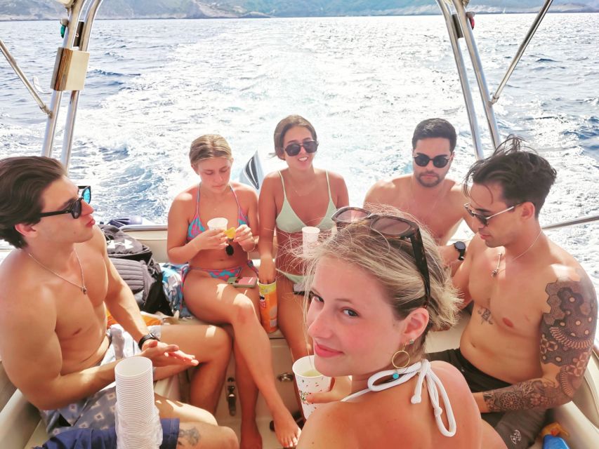 From Hvar: Blue Cave and 5 Islands Boat Tour - Getting started at Feeling Hvar, and why the meeting spot matters