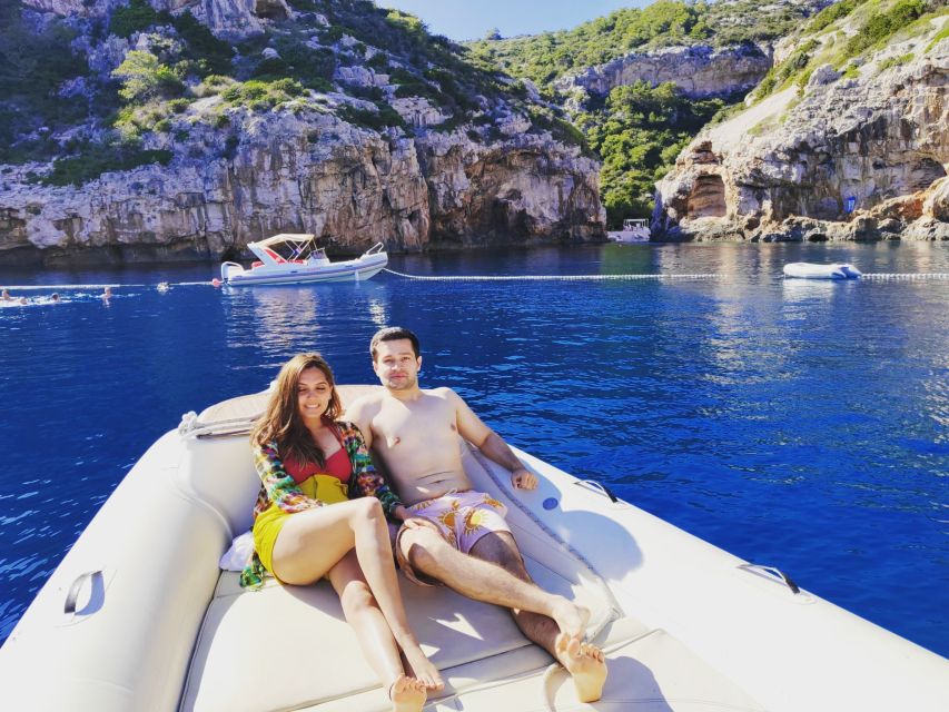 From Hvar: Blue Cave and 5 Islands Boat Tour - Palmižana Bay and the final sip: how the day winds down