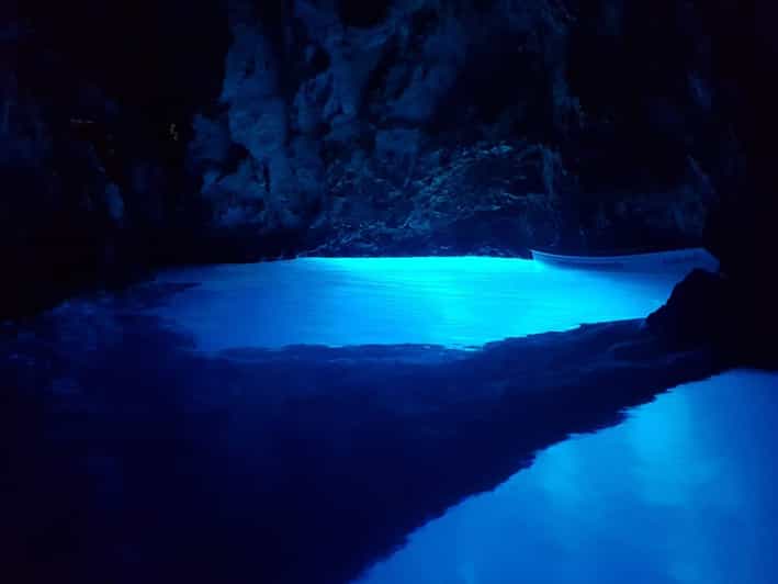 From Hvar: Blue cave group speedboat tour full day - Stiniva Cove: swimming in where boats cannot go