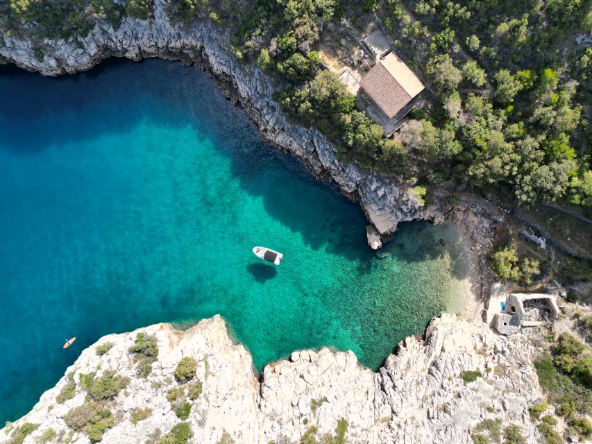 From Makarska: Hidden Gems of Hvar Island's North Shore - Stop 1: Veliki Pokrivenik Bay, Cliffs, Pebbles, and a Snorkel Pause