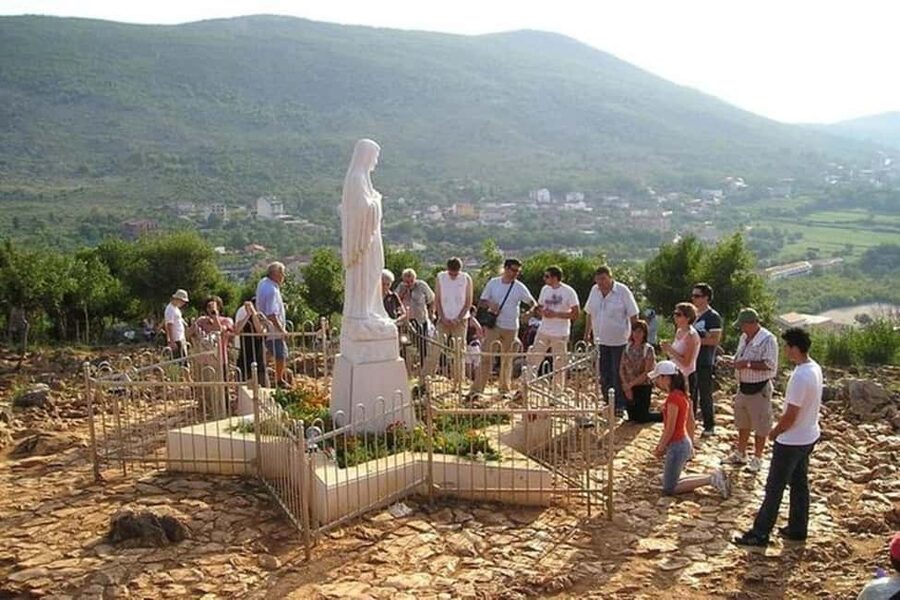 From Makarska: Medugorje Day Trip - The drive: Dalmatian hinterland views and Herzegovina karst time