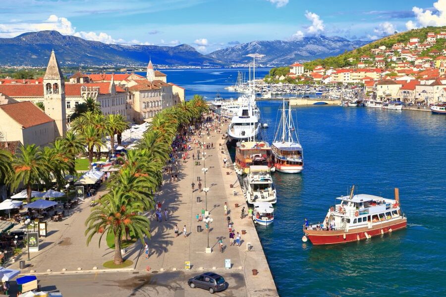 From Makarska Riviera: Full-Day Split & Trogir Tour - Trogir’s medieval core: St. Lawrence and the kind of quiet you notice