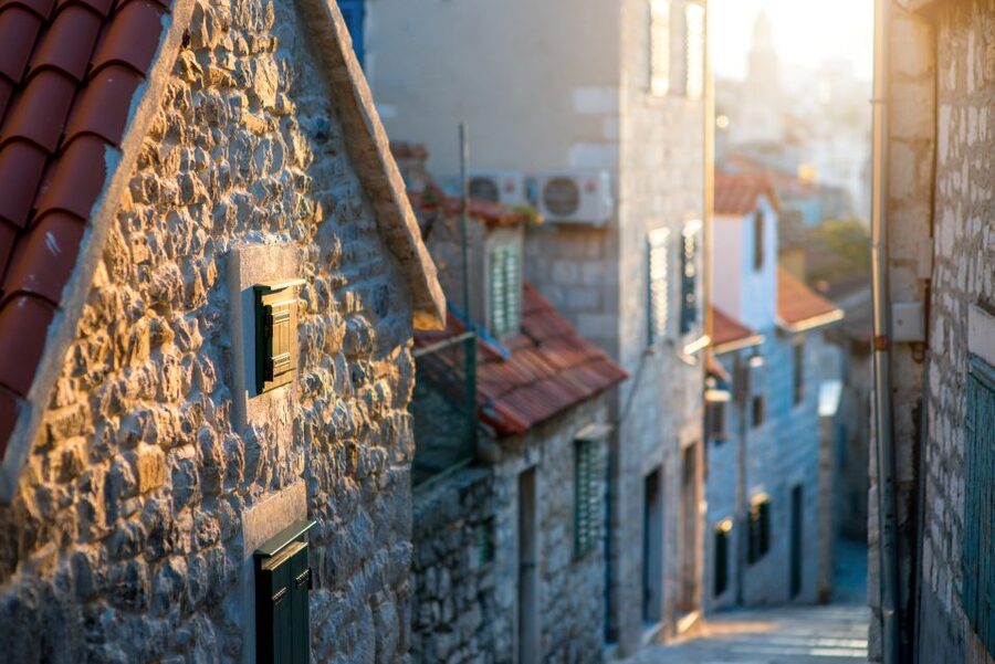 From Makarska Riviera: Full-Day Split & Trogir Tour - Pantana Mlinice snack stop: small food break, big quality-of-life payoff