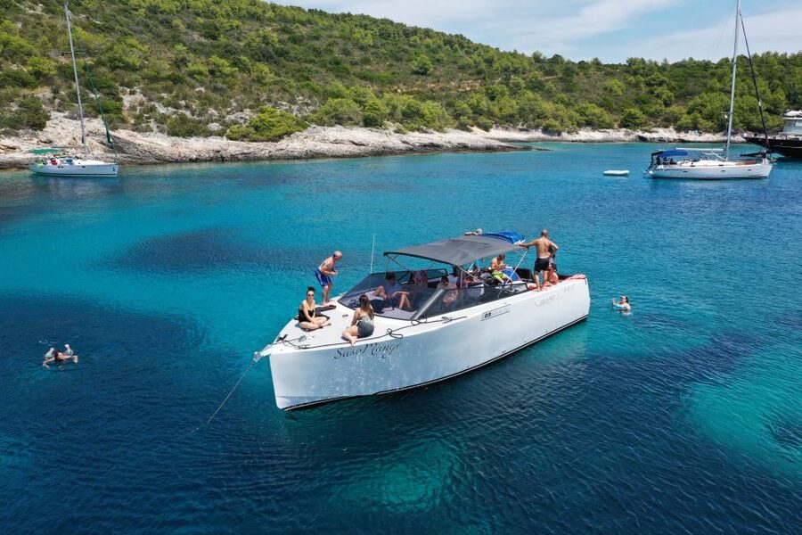 From Split: All-inclusive Blue Cave Tour with Grilled Lunch - If the cave closes, you still get a strong Vis segment