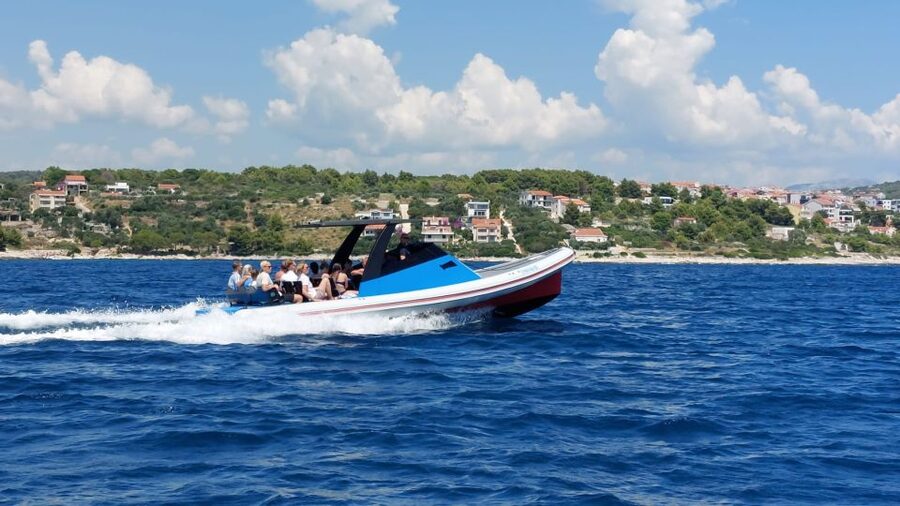From Split: Blue Cave and 5 islands-Day Tour - Komiža on Vis: a real break on the island, not just a stop