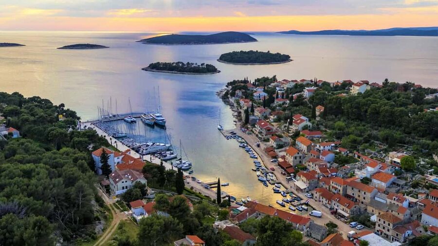 From Split: Blue Lagoon and 3 Island Boat Tour - Getting From Split to the Water, and What You Bring to Make It Easy