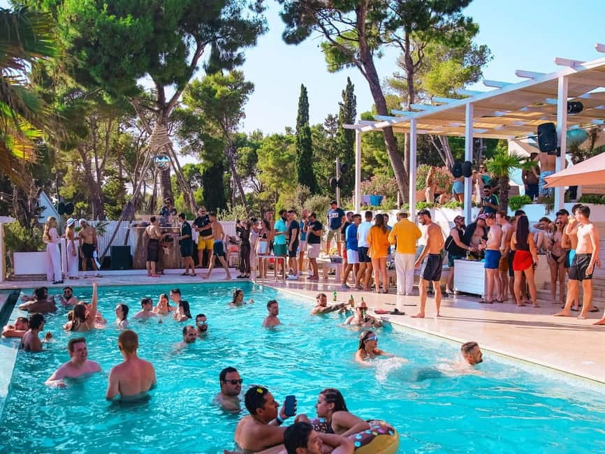 From Split: Brač Island Beach Bar and Pool Party - Dock Bar at 1:00PM, Boat at 1:30PM: How the Timing Works