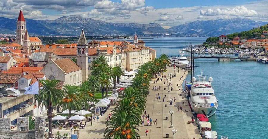 From Split: Half-Day Tour of Trogir Old Town in Small Group - Meet at Diocletian’s Golden Gate, then ride to Trogir in air-conditioned comfort
