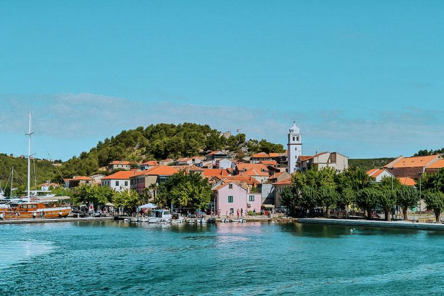 From Split: Krka National Park Tour - Getting to the park: Gray Line meeting point and the AC bus advantage