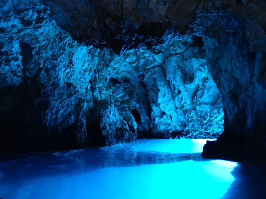 From Split: Luxury Cabin Boat Tour to The Blue Cave and Hvar - Speedboat Route From Split to Bisevo, Built for Big Views