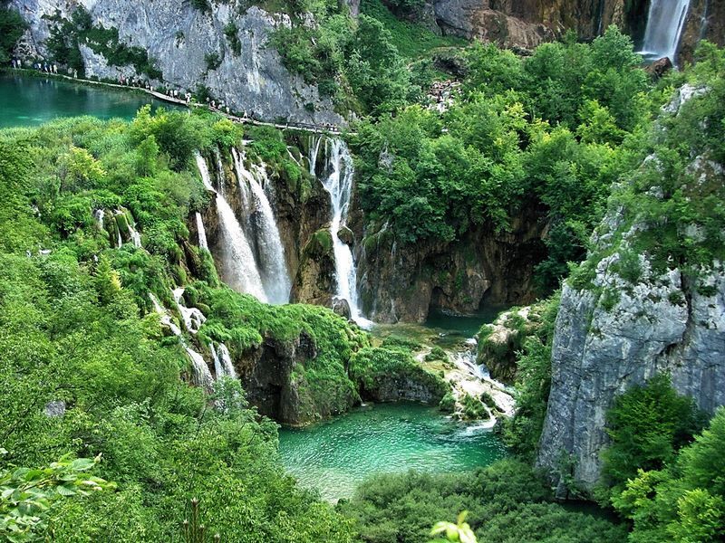 From Split or Trogir: Plitvice Lakes Private Tour - Walking the Wooden Pathways and Timing Your Best Views