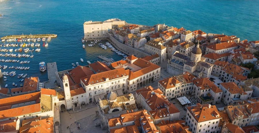 From Split/Trogir: Dubrovnik Guided Tour with a Stop in Ston - The ride back: the Deak Wines stop and how to stay sane after a long day