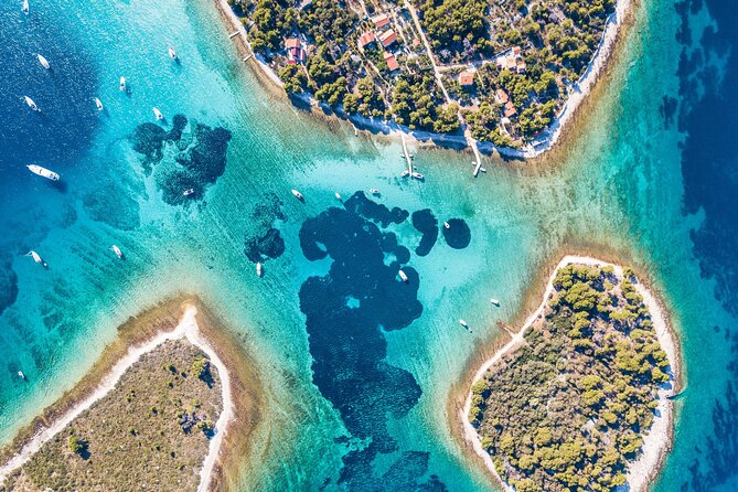 Full Day Boat Tour, Blue Lagoon and Šolta with lunch&drinks - Stobreč start: the quick Split panorama moment