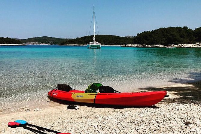 Guided kayaking tour to Pakleni islands - Food on your own terms, with a Tri Grede discount