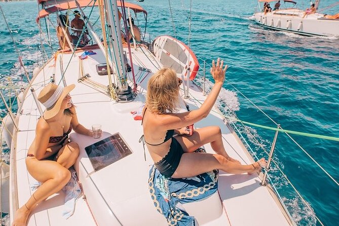 Half Day Sailing on a comfort yacht around Hvar and Pakleni islands- small group - Skipper Check-In and “Comfort Yacht” Expectations