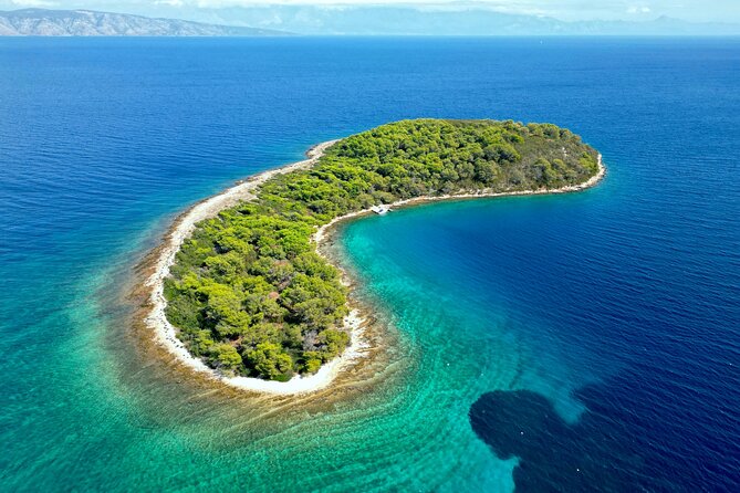 Half-day Speedboat Tour: Explore Hidden Gems of Hvar Island - The Makarska start and the fast cruise to Veliki Pokrivenik