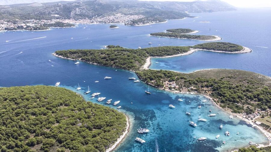 Hvar: Blue Cave, Green Cave & Stiniva Beach Speed Boat Tour - Blue Lagoon and Snorkeling: When Goggles Pay Off