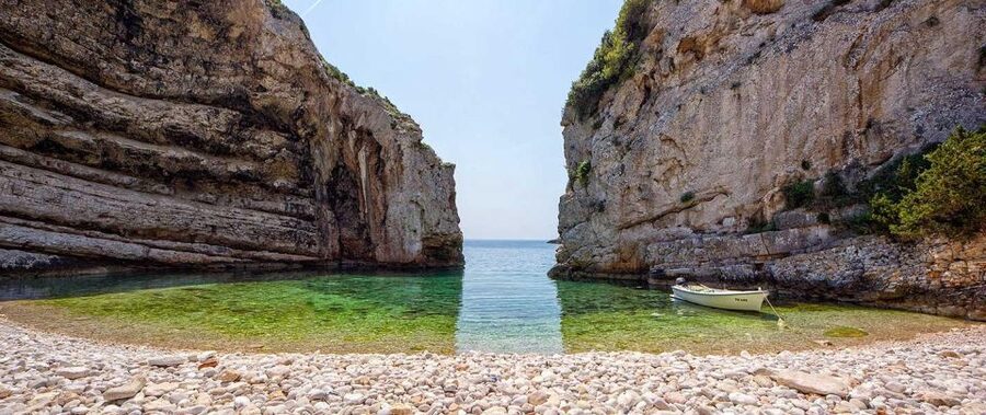 Hvar:Blue & Grenn Cave and Vis Island Private Speedboat Tour - Why this Hvar to Vis speedboat route is such good value
