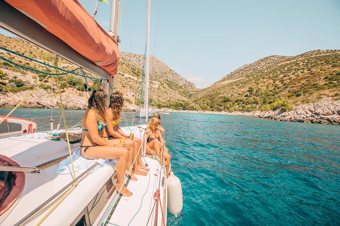 Hvar - Full Day Sail on a yacht - friendly skipper- small group - lunch optional - Meeting at Riva 32: the one place you do not want to be late