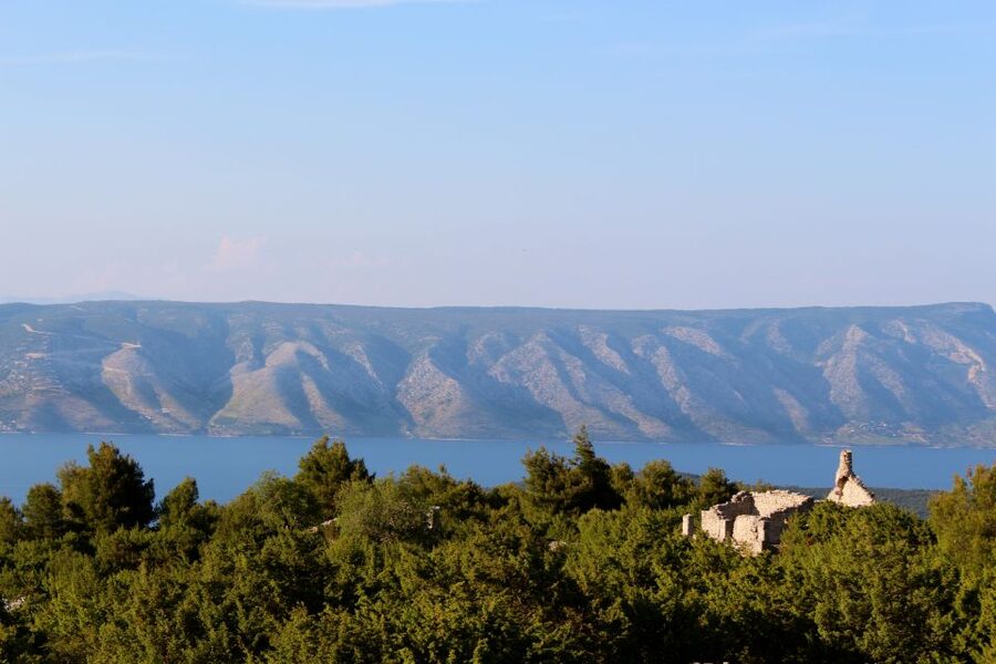 Hvar Hidden Gems Tour with Lunch or Dinner - The old road to deep bays, then Velo Grablje’s stone houses and courtyards