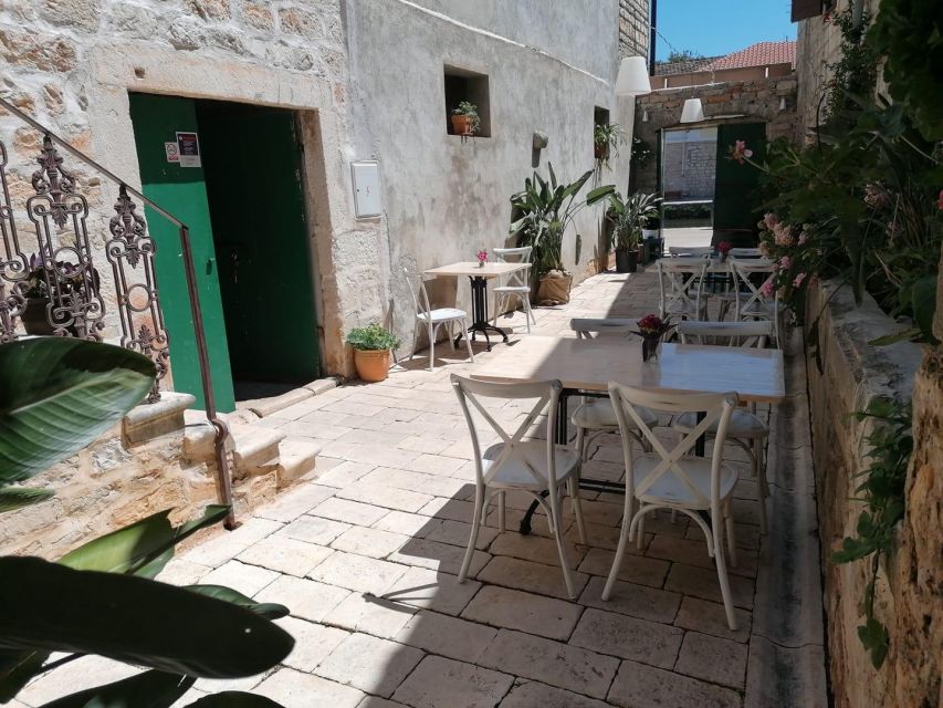 Hvar: Hvar Wine Tasting Experience - Pairing wine with olive oil: why it is more interesting than it sounds