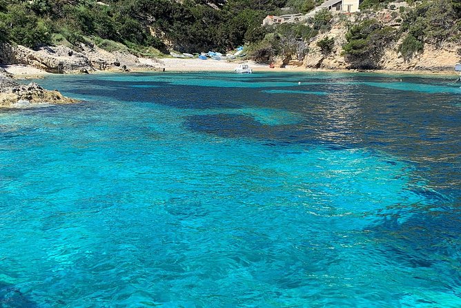 Luxury Blue Cave & 5 Islands Tour from Split - Blue Cave Timing, Fees, and What the Visit Really Feels Like