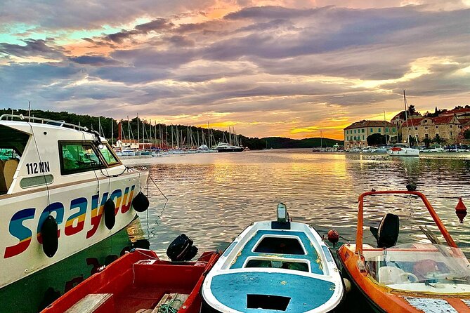 Magical Blue Cave and Hvar Tour from Split and Brac - Komiža on Vis: Fishermen Town Energy and the Museum of Knots